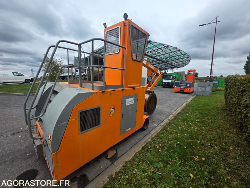 Compacteur à déchets - Municipal/ Special vehicle: picture 2 Compacteur à déchets - Municipal/ Special vehicle: picture 2