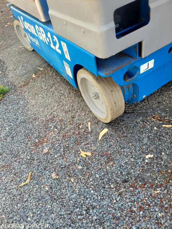 NACELLE GENIE GR12 NOVON 1H40 D'UTILISATION + REMORQUE 2 TONES ROUE DOLBY - Tool/ Equipment: picture 5 NACELLE GENIE GR12 NOVON 1H40 D'UTILISATION + REMORQUE 2 TONES ROUE DOLBY - Tool/ Equipment: picture 5