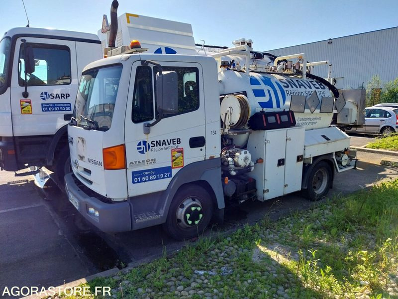 NISSAN Atleon Hydrocureur ADR 2003 260000Km NON ROULANT VENTE EXPORT UNIQUEMENT - Vacuum truck: picture 2 NISSAN Atleon Hydrocureur ADR 2003 260000Km NON ROULANT VENTE EXPORT UNIQUEMENT - Vacuum truck: picture 2