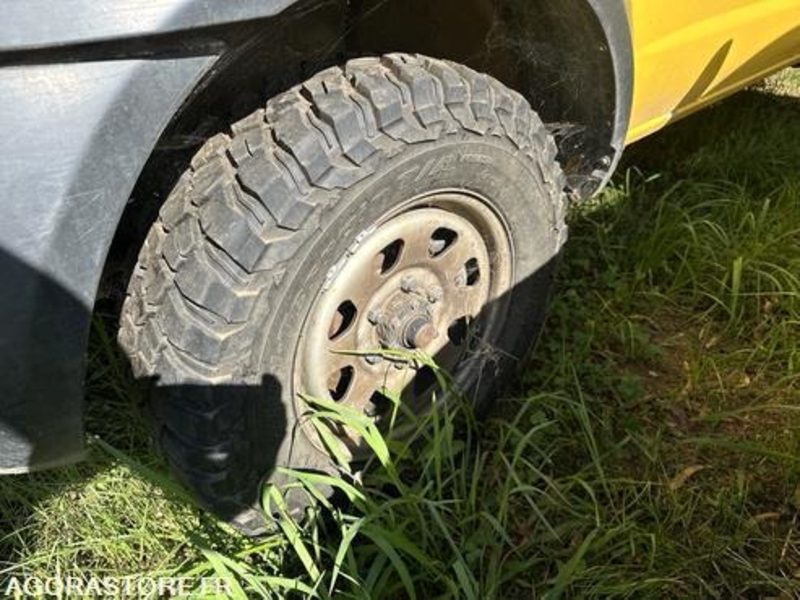 NISSAN NAVARRA - 2010 - 256672KM - AZ379QR - Pickup truck: picture 4 NISSAN NAVARRA - 2010 - 256672KM - AZ379QR - Pickup truck: picture 4