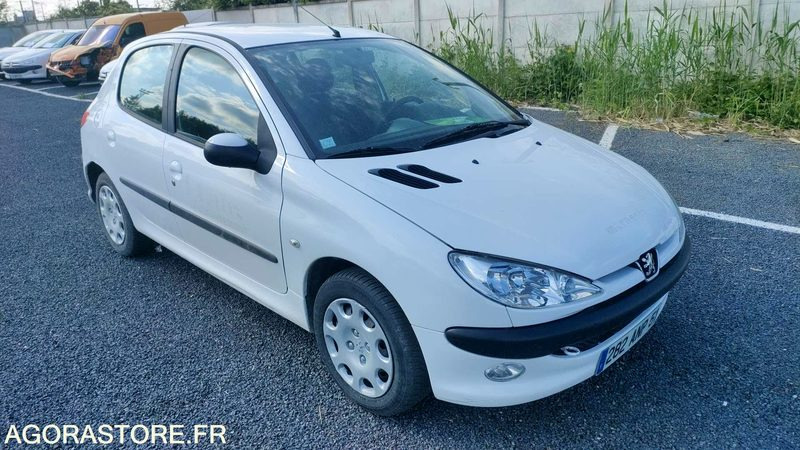 PEUGEOT 206 - 2005 -175624kms - Car: picture 1 PEUGEOT 206 - 2005 -175624kms - Car: picture 1