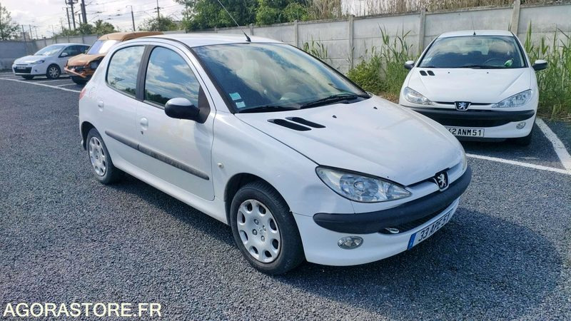 PEUGEOT 206 - 2005 - 209619kms - Car: picture 3 PEUGEOT 206 - 2005 - 209619kms - Car: picture 3