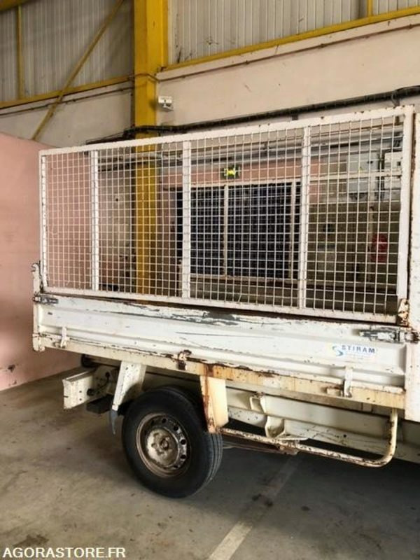 PEUGEOT BOXER - Tipper van: picture 4 PEUGEOT BOXER - Tipper van: picture 4