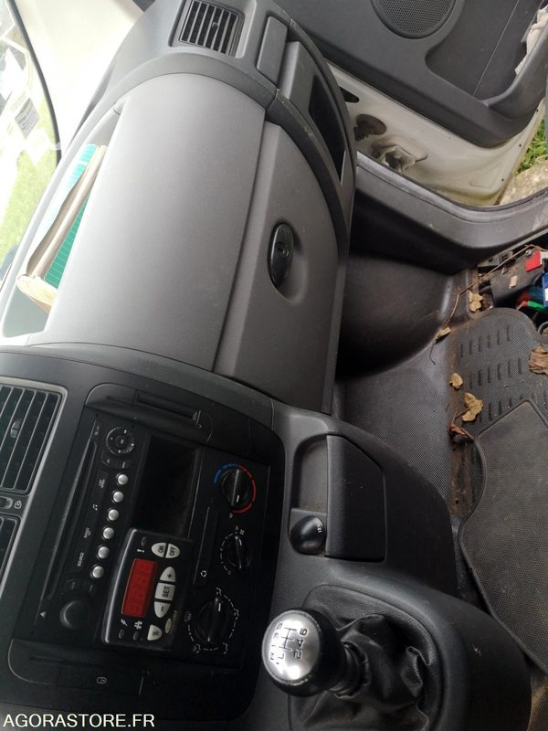 PEUGEOT FRIGORIFIQUE - Refrigerated delivery van: picture 2 PEUGEOT FRIGORIFIQUE - Refrigerated delivery van: picture 2