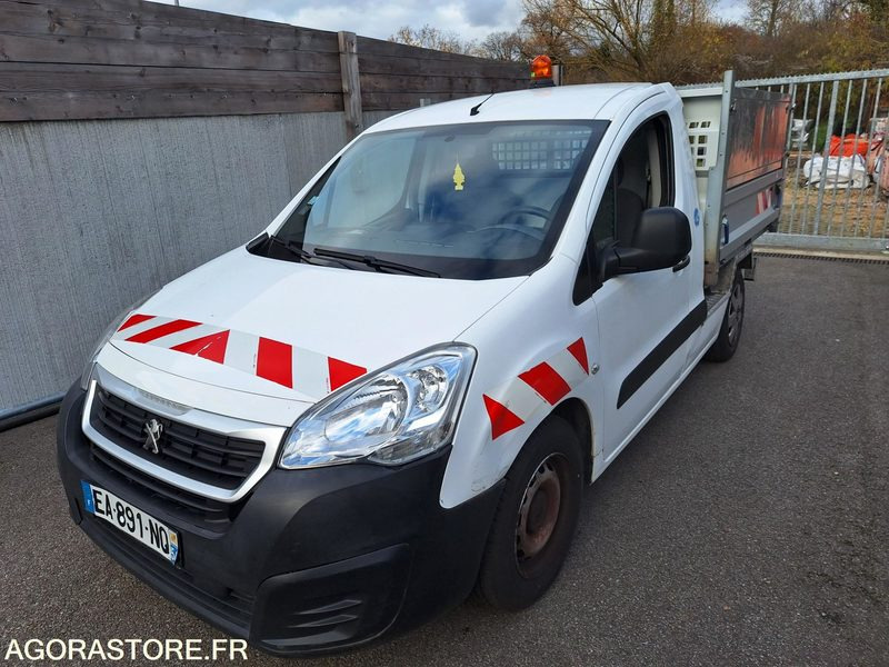 PEUGEOT PARTNER Benne_ 2 places _ Diesel 1.6HDI - Small van: picture 2 PEUGEOT PARTNER Benne_ 2 places _ Diesel 1.6HDI - Small van: picture 2