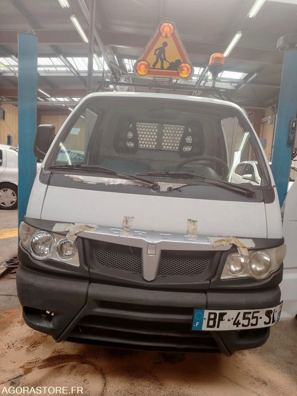 PIAGGIO PORTER 60683kms - 2011 - Tipper van: picture 1 PIAGGIO PORTER 60683kms - 2011 - Tipper van: picture 1