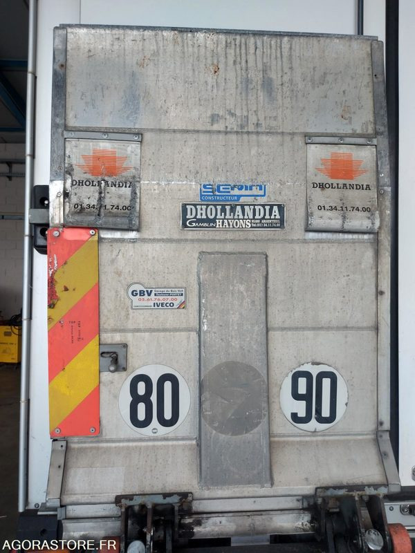 POIDS LOURDS IVECO DAILY FRIGORIFIQUE - 195900 kms - 2005 - Refrigerated delivery van: picture 4 POIDS LOURDS IVECO DAILY FRIGORIFIQUE - 195900 kms - 2005 - Refrigerated delivery van: picture 4
