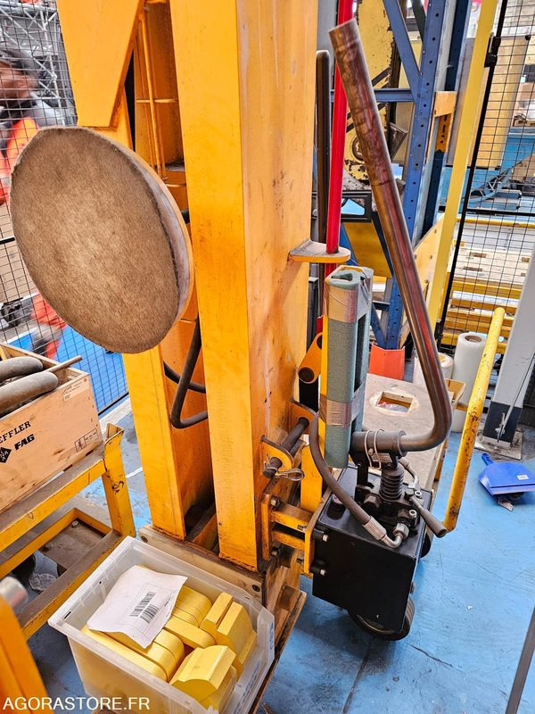 PORTIQUE DE LEVAGE KREMER - 389132 / 389133 - Gantry crane: picture 4 PORTIQUE DE LEVAGE KREMER - 389132 / 389133 - Gantry crane: picture 4