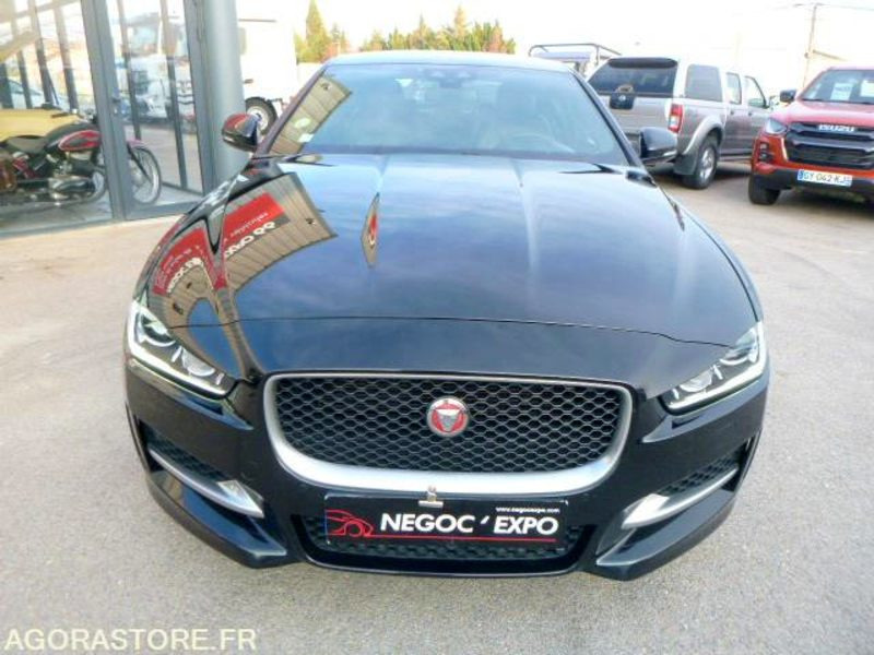 PRIX TTC 0% TVA - JAGUAR XE 2.0 180CV R SPORT AWD - 2016 - 160 000km - Car: picture 2 PRIX TTC 0% TVA - JAGUAR XE 2.0 180CV R SPORT AWD - 2016 - 160 000km - Car: picture 2