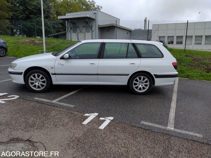 Peugeot 406 st pack sport break 2.2 essence 16v  160cv - Estate car: picture 2 Peugeot 406 st pack sport break 2.2 essence 16v  160cv - Estate car: picture 2
