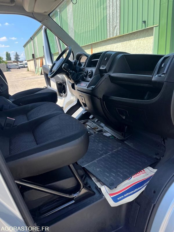Peugeot Boxer L1H2 330 L1H1 2L Bluehdi - 2017 - 139 950km - Refrigerated delivery van: picture 5 Peugeot Boxer L1H2 330 L1H1 2L Bluehdi - 2017 - 139 950km - Refrigerated delivery van: picture 5