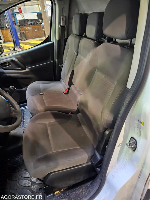 Peugeot Partner - 2014 - 47143kms - DG 411 AD - Small van: picture 5 Peugeot Partner - 2014 - 47143kms - DG 411 AD - Small van: picture 5