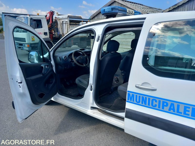 Peugeot Partner BL028QY - Small van: picture 2 Peugeot Partner BL028QY - Small van: picture 2