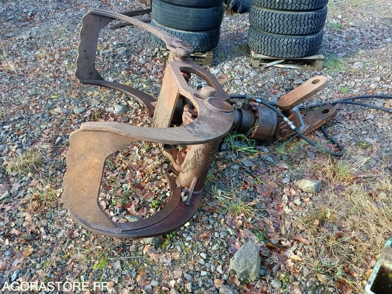 Pince à bois 2m + rotator - Construction equipment: picture 2 Pince à bois 2m + rotator - Construction equipment: picture 2