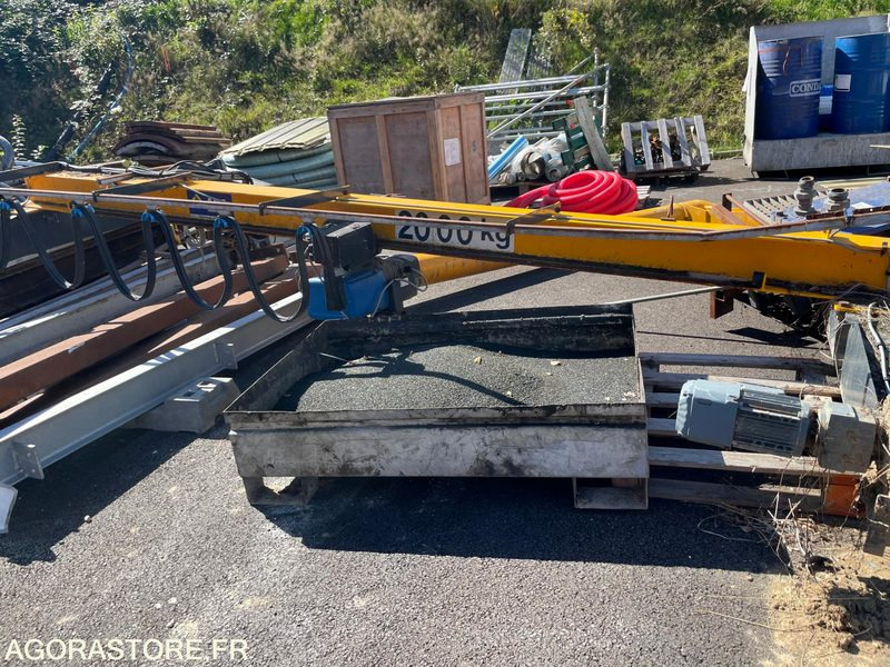Pont roulant 2 tonnes marque ADC Group sans télécommande 2021 - Tool/ Equipment: picture 1 Pont roulant 2 tonnes marque ADC Group sans télécommande 2021 - Tool/ Equipment: picture 1