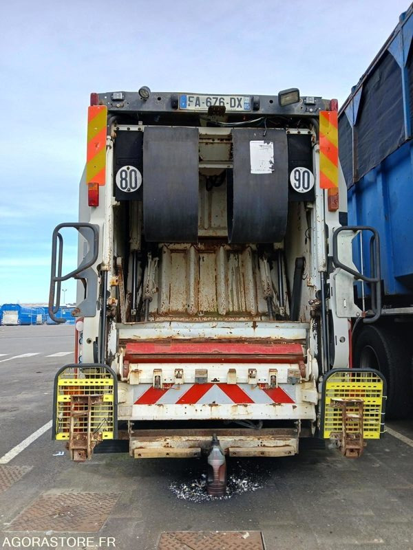 RENAULT 10T/BOM - FA676DX - 2006 / 135 368 KM - Garbage truck: picture 2 RENAULT 10T/BOM - FA676DX - 2006 / 135 368 KM - Garbage truck: picture 2