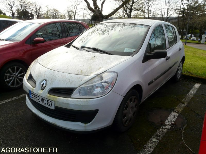 RENAULT CLIO - Car: picture 2 RENAULT CLIO - Car: picture 2