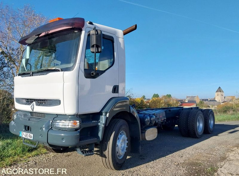 RENAULT KERAX 370-26 / 2004 / 715710 Km avec peinture neuve - Cab chassis truck: picture 1 RENAULT KERAX 370-26 / 2004 / 715710 Km avec peinture neuve - Cab chassis truck: picture 1