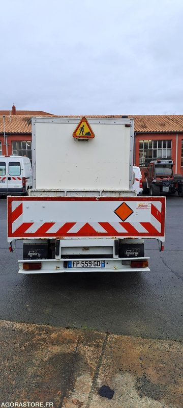 RENAULT MASCOTT PLATEAU ET CELLULE ATELIER - 213216km - 2001 - Tipper van: picture 4 RENAULT MASCOTT PLATEAU ET CELLULE ATELIER - 213216km - 2001 - Tipper van: picture 4