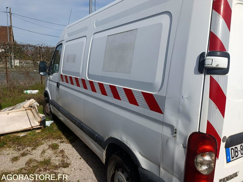 RENAULT MASTER - 2004 - 185782km - Panel van: picture 2 RENAULT MASTER - 2004 - 185782km - Panel van: picture 2