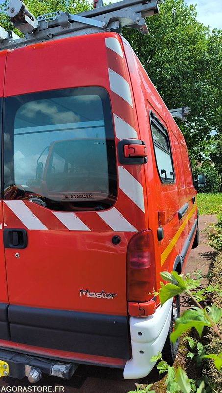 RENAULT MASTER II 2,5D - 2000 - 48197kms - Panel van: picture 4 RENAULT MASTER II 2,5D - 2000 - 48197kms - Panel van: picture 4