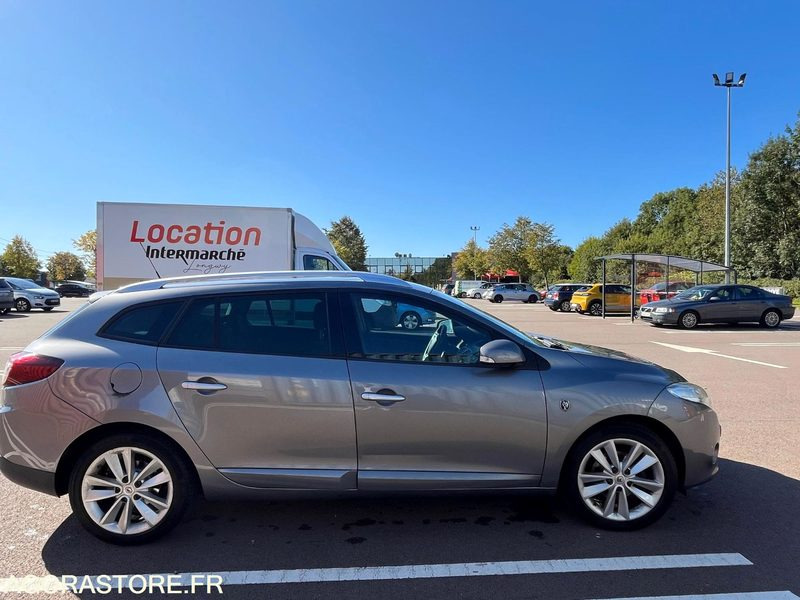 RENAULT MEGANE ESTATE XV DE FRANCE DCI 110 - Car: picture 5 RENAULT MEGANE ESTATE XV DE FRANCE DCI 110 - Car: picture 5