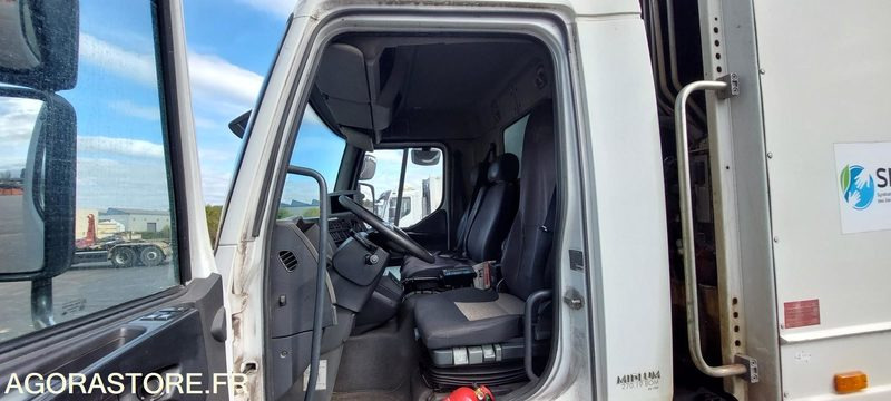 RENAULT MIDLUM - 2011 - 177523kms - Garbage truck: picture 5 RENAULT MIDLUM - 2011 - 177523kms - Garbage truck: picture 5