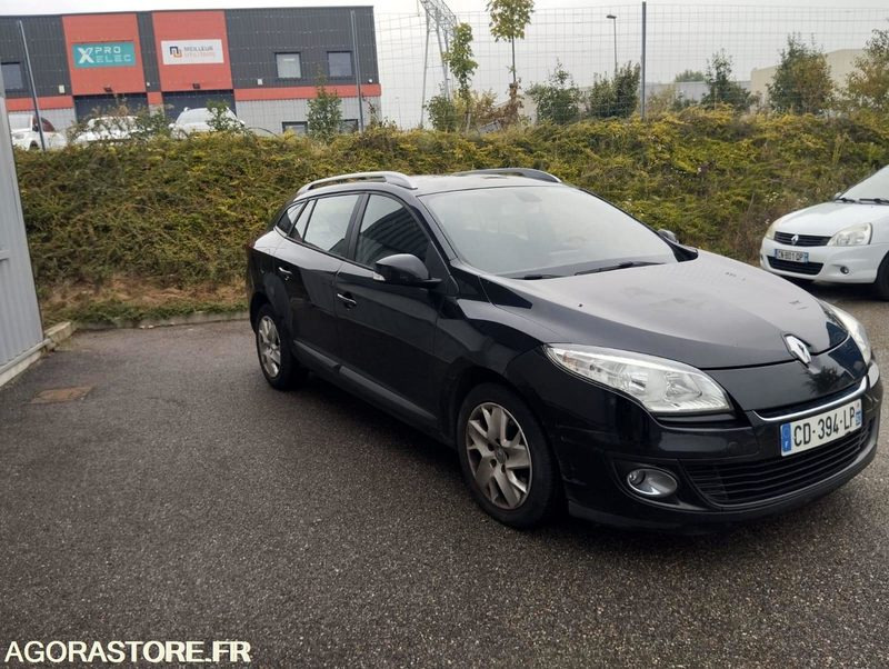 RENAULT- Megane 3 Tomtom Estate 1.5 DCI 110 - année 2012 - 222000 kms - DIESEL - Estate car: picture 3 RENAULT- Megane 3 Tomtom Estate 1.5 DCI 110 - année 2012 - 222000 kms - DIESEL - Estate car: picture 3