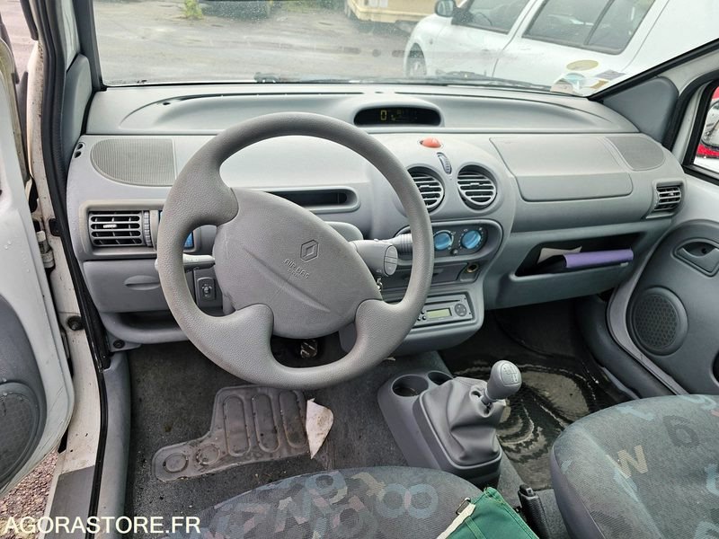 RENAULT TWINGO - 2006 - 151461km - 4148YQ76 - Car: picture 5 RENAULT TWINGO - 2006 - 151461km - 4148YQ76 - Car: picture 5