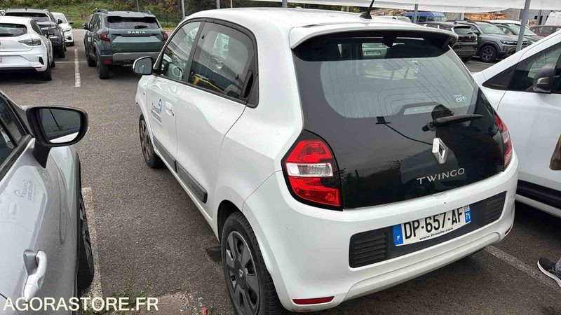 RENAULT TWINGO - 2015 - 88804 KM - Car: picture 4 RENAULT TWINGO - 2015 - 88804 KM - Car: picture 4