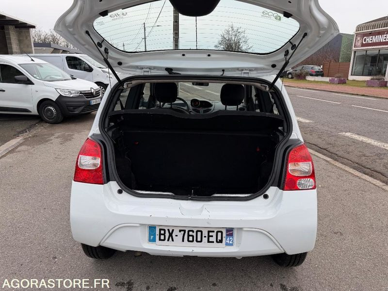 RENAULT TWINGO II (2) 1.2 LEV 75 AUTHENTIQUE ECO2 - Car: picture 5 RENAULT TWINGO II (2) 1.2 LEV 75 AUTHENTIQUE ECO2 - Car: picture 5