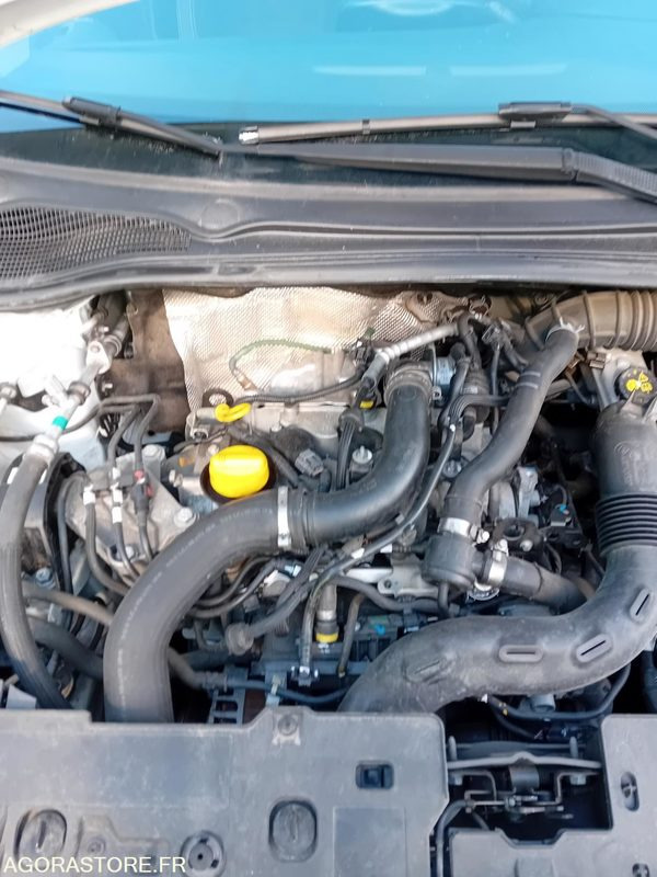 Renault Clio 4 - 2018 - 59832 kms - Car: picture 2 Renault Clio 4 - 2018 - 59832 kms - Car: picture 2