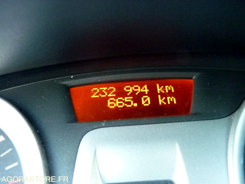 Renault Clio - Car: picture 2 Renault Clio - Car: picture 2