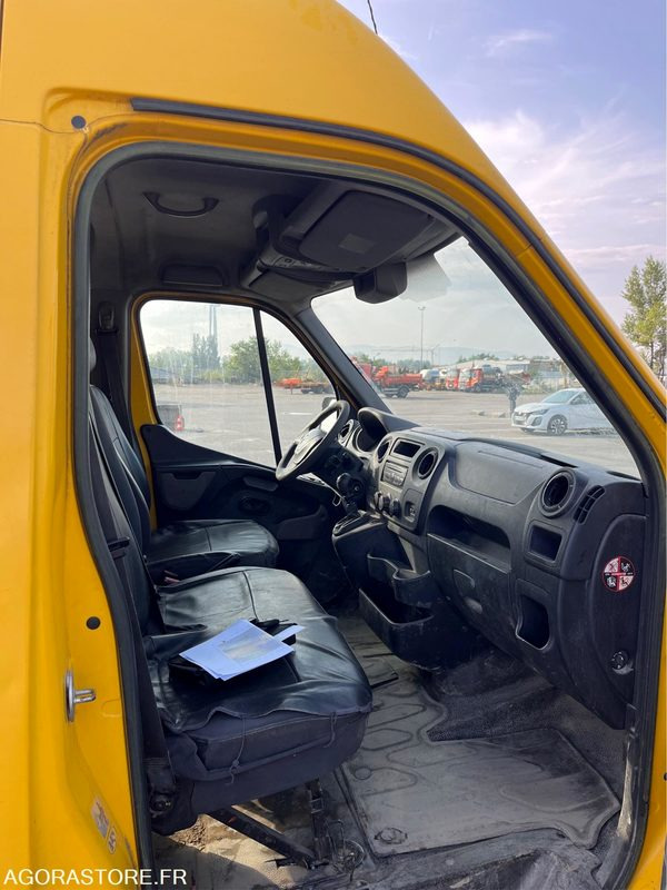 Renault MASTER L2H2 3T5 DCI 125 - 221912 km (P1509173) - Panel van: picture 5 Renault MASTER L2H2 3T5 DCI 125 - 221912 km (P1509173) - Panel van: picture 5
