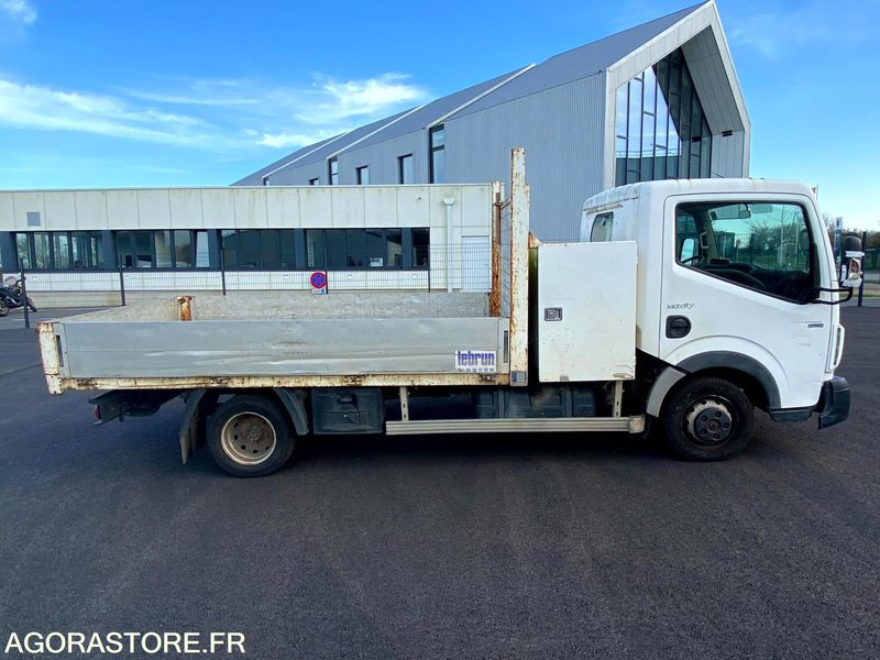 Renault MAXITY DXI 140 Plateau 2015 / 179394 Km - Tipper van: picture 5 Renault MAXITY DXI 140 Plateau 2015 / 179394 Km - Tipper van: picture 5