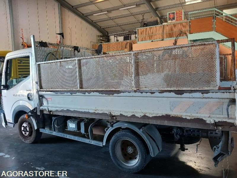 Renault Maxity 135758 kms 2009 - Tipper van: picture 1 Renault Maxity 135758 kms 2009 - Tipper van: picture 1