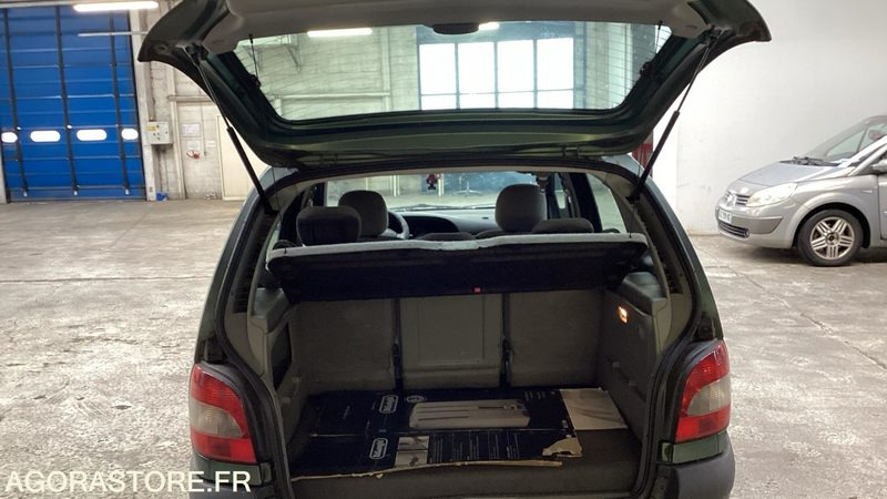 Renault Scenic 1.6 16V - Motorcycle: picture 5 Renault Scenic 1.6 16V - Motorcycle: picture 5