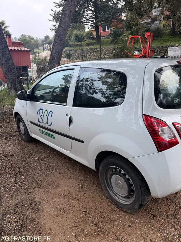 Renault TWINGO Société - Car: picture 2 Renault TWINGO Société - Car: picture 2