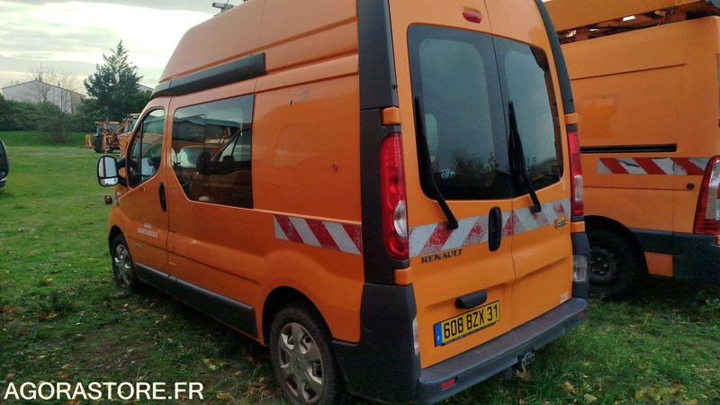 Renault Trafic - 2007 - 261796kms - 608bzx31 - Panel van: picture 2 Renault Trafic - 2007 - 261796kms - 608bzx31 - Panel van: picture 2