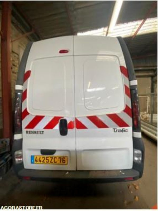 Renault Trafic - 92373kms - 2008 - 4425ZC76 - Panel van: picture 2 Renault Trafic - 92373kms - 2008 - 4425ZC76 - Panel van: picture 2