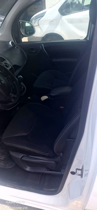 Renault kangoo 1.2 tce 115 cv 93121 kms Annee 2018 Clim Gps - Small van: picture 5 Renault kangoo 1.2 tce 115 cv 93121 kms Annee 2018 Clim Gps - Small van: picture 5