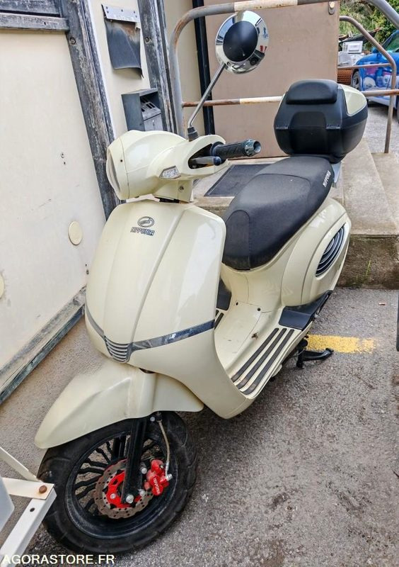 Scooter électrique Napponia E-ELEGANCE 2022 - Motorcycle: picture 4 Scooter électrique Napponia E-ELEGANCE 2022 - Motorcycle: picture 4