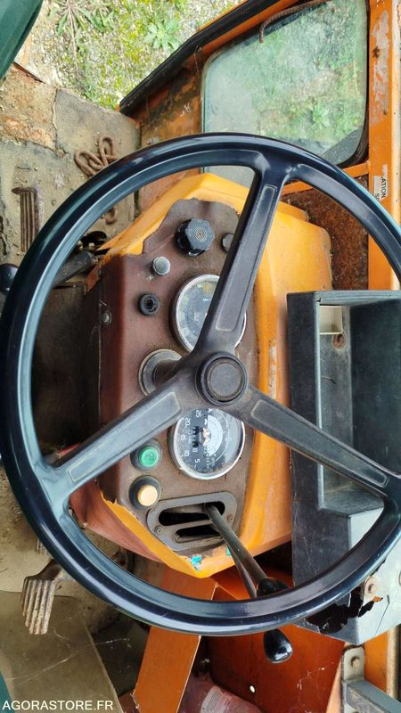 Tracteur RENAULT - 2864H - 1988 - 7723-KY-32 - ROULANT ET MOTEUR TOURNANT - Farm tractor: picture 5 Tracteur RENAULT - 2864H - 1988 - 7723-KY-32 - ROULANT ET MOTEUR TOURNANT - Farm tractor: picture 5