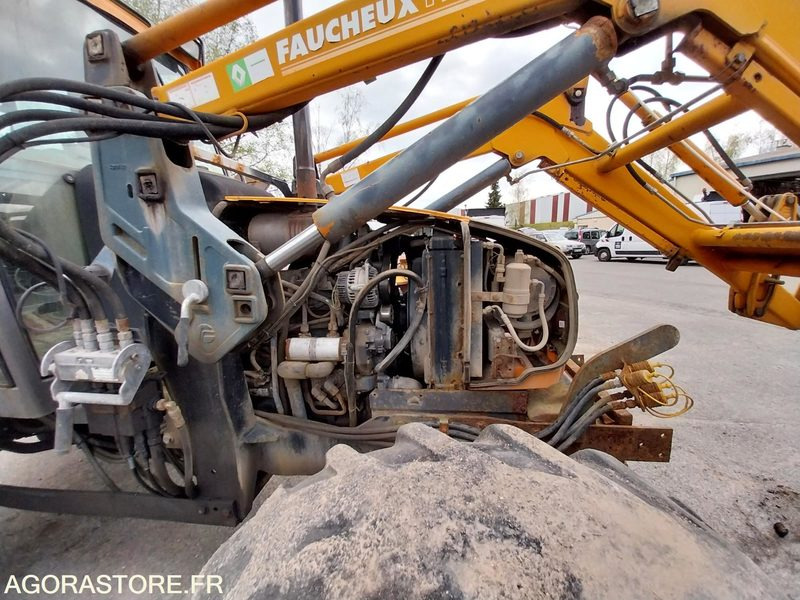 Tracteur Renault Ergos 100 avec chargeur FAUCHEUX F256 - Farm tractor: picture 3 Tracteur Renault Ergos 100 avec chargeur FAUCHEUX F256 - Farm tractor: picture 3