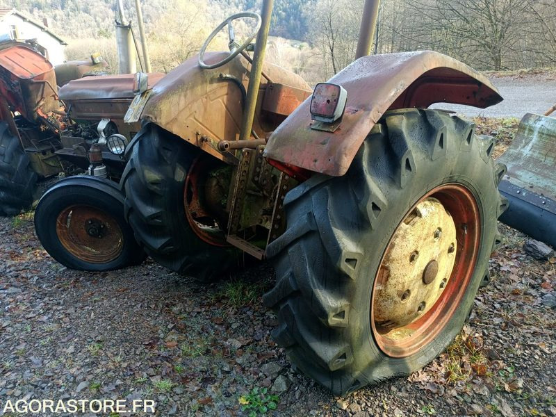 Tracteurs Zetor Pièces - Farm tractor: picture 1 Tracteurs Zetor Pièces - Farm tractor: picture 1