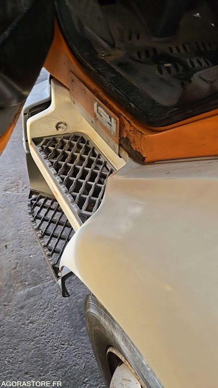 RENAULT CAM - 2004 - BP-101-EG - Tractor unit: picture 4 RENAULT CAM - 2004 - BP-101-EG - Tractor unit: picture 4