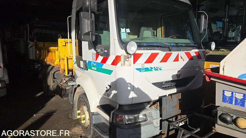 RENAULT CAM - 2004 - BP-101-EG - Tractor unit: picture 1 RENAULT CAM - 2004 - BP-101-EG - Tractor unit: picture 1