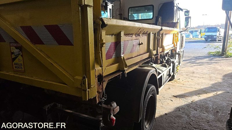 RENAULT CAM - 2004 - BP-101-EG - Tractor unit: picture 2 RENAULT CAM - 2004 - BP-101-EG - Tractor unit: picture 2