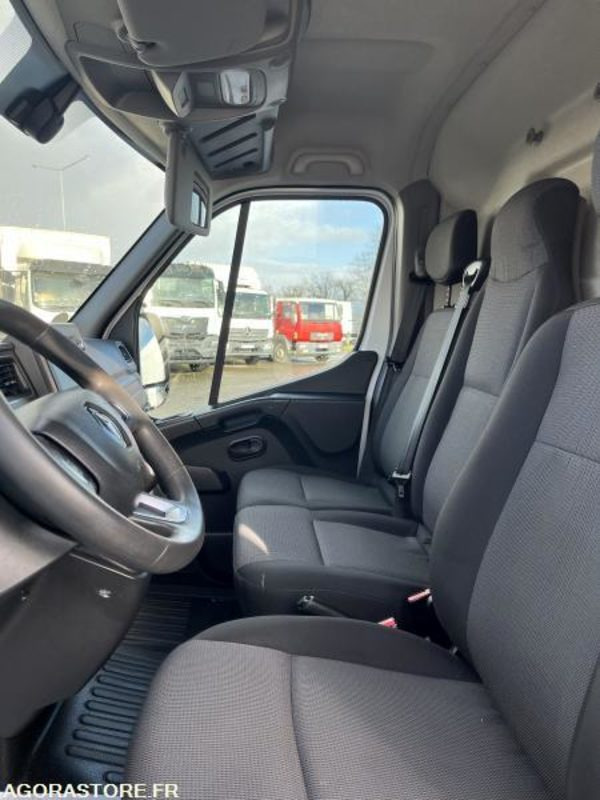 Tractor unit RENAULT MASTER - 2021 - 167 829KM: picture 7 Tractor unit RENAULT MASTER - 2021 - 167 829KM: picture 7