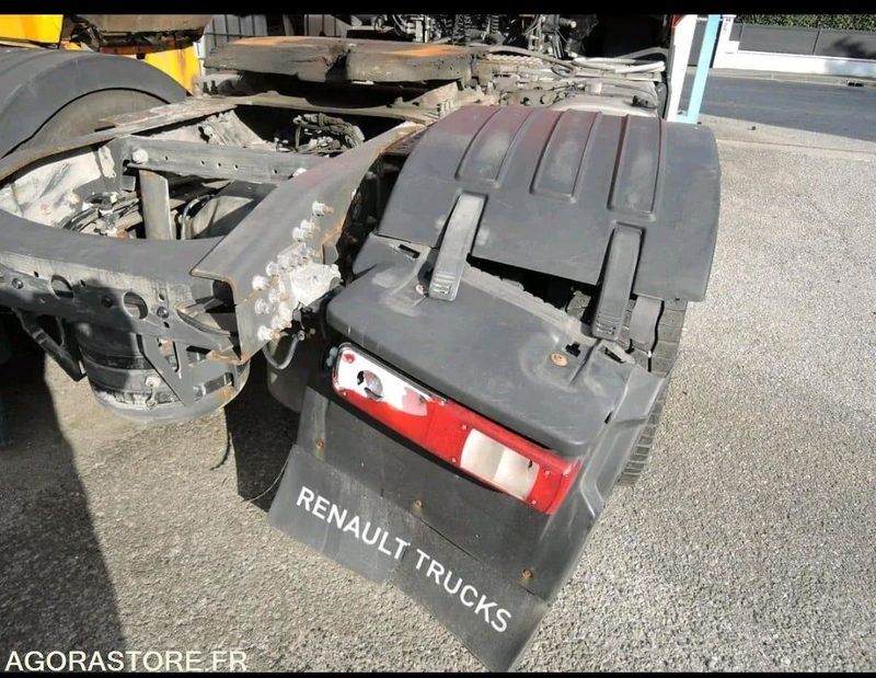 RENAULT TRUCKS - 5460 - 2016 - 320 000 KM - Tractor unit: picture 4 RENAULT TRUCKS - 5460 - 2016 - 320 000 KM - Tractor unit: picture 4